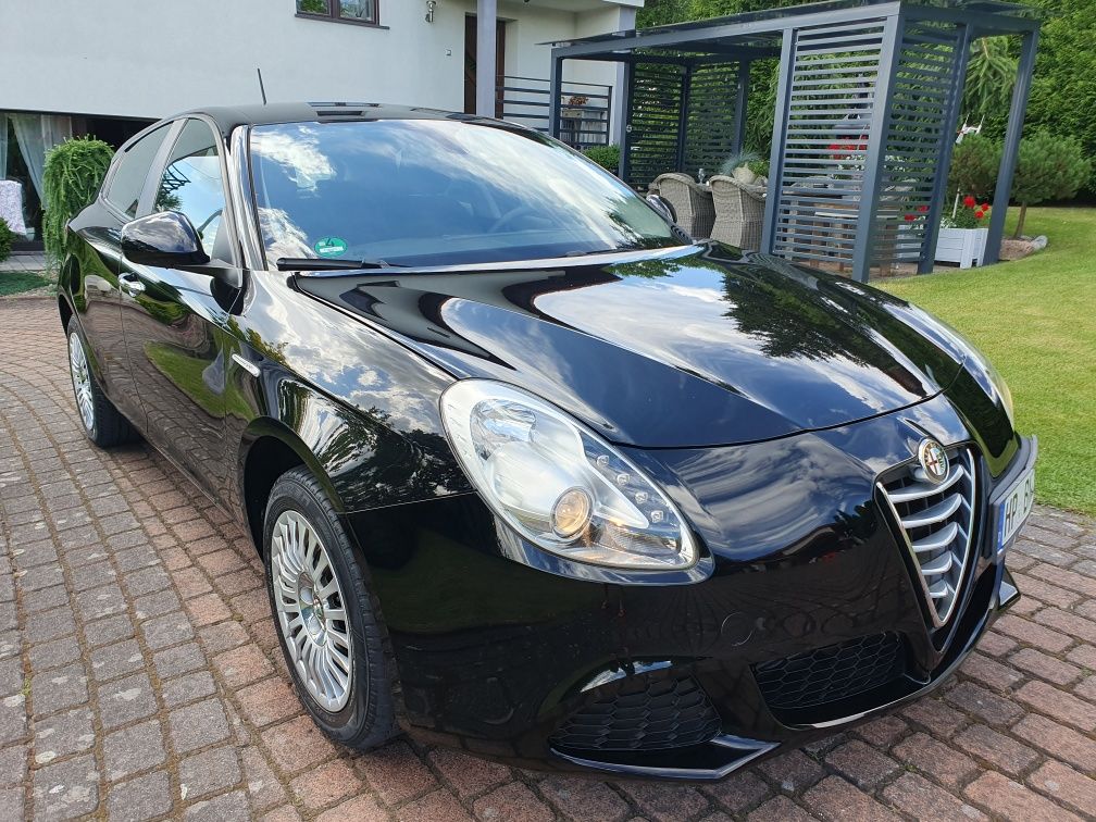 Giulietta 1.4 benzyna 2015 rok 99 tys km klima  z niemiec oplacone