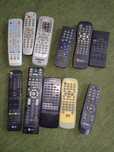 Zestaw pilotów do tv,dvd,tuner DVB-T i inne