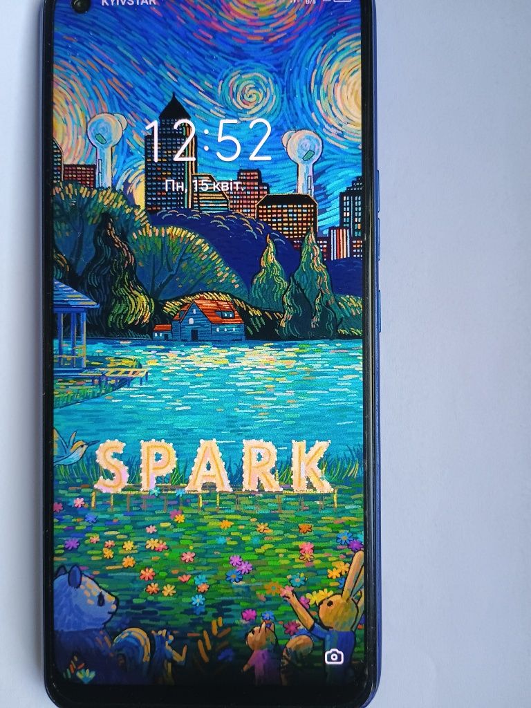 Tecno Spark 6 4/64 GB в чудовому стані