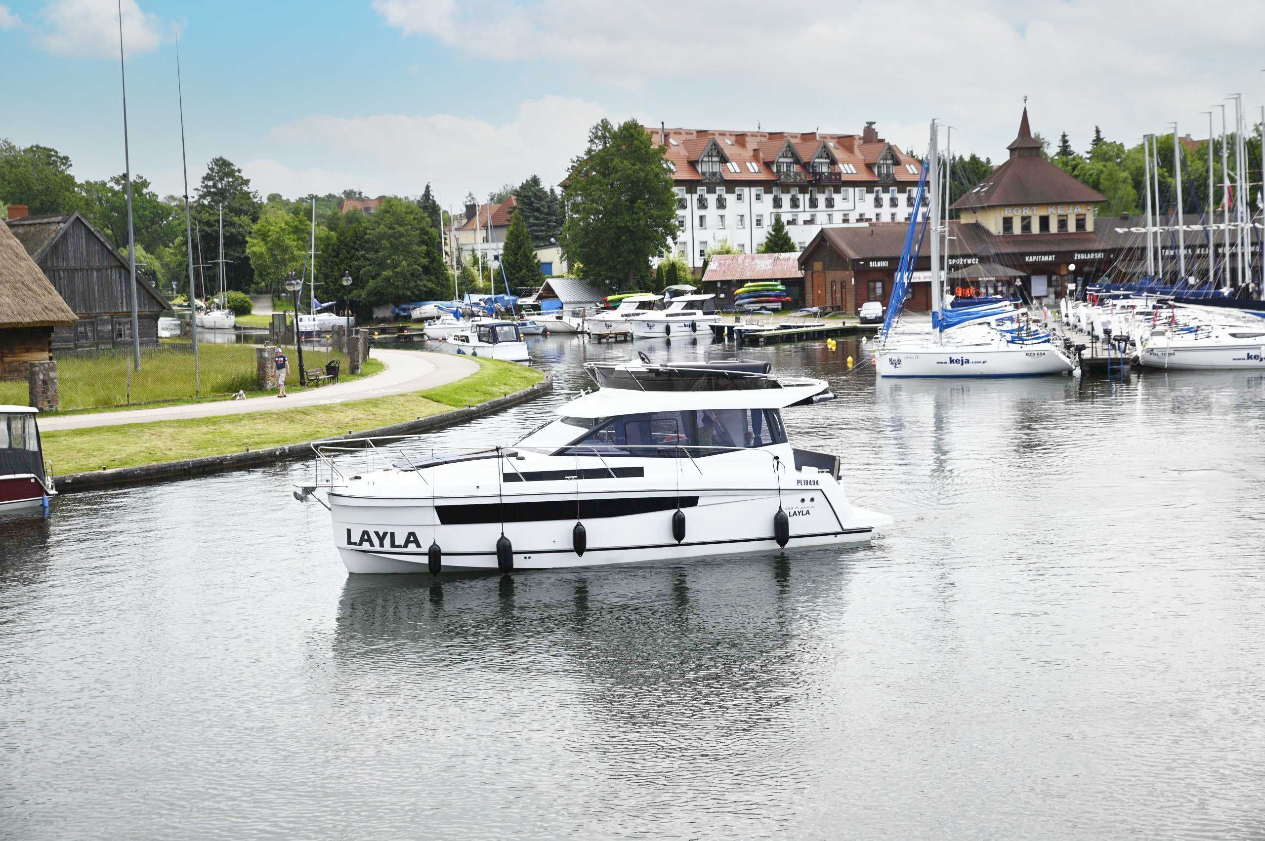 Czarter jachtu Platinum 989 Flybridge LAST MINUTE