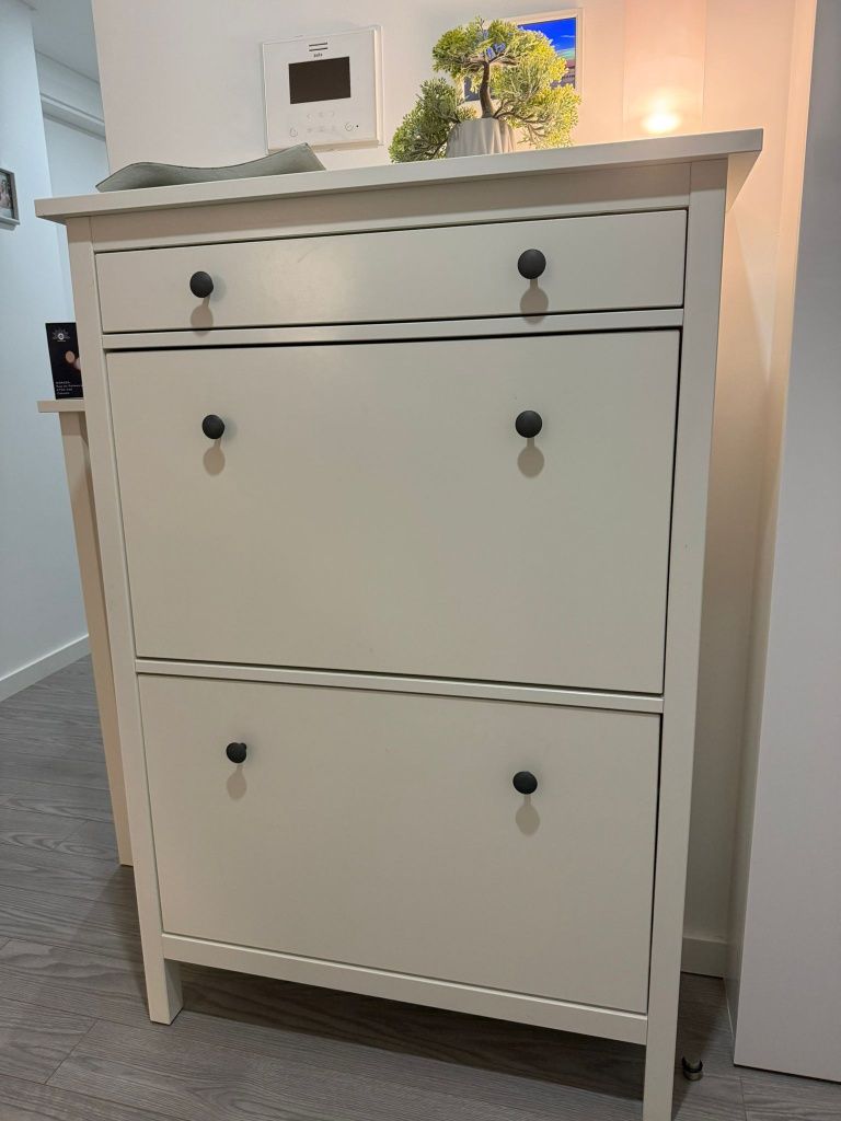 Sapateira IKEA Hemnes
