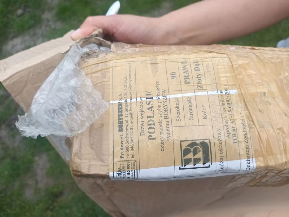 Drzwi zewnętrzne 90 z oscieżnicą prawe drewniane