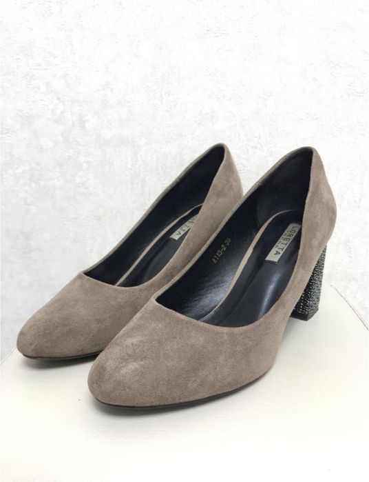 Жіночі туфлі на підборах