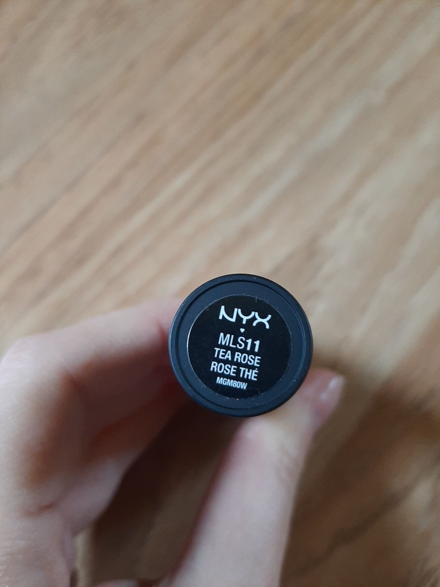 Nyx Tea Rose szminka Matowa nude różowa pomadka