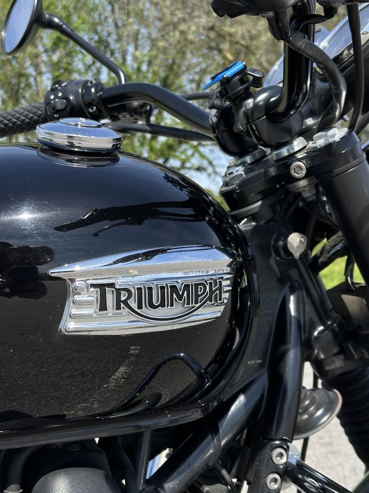 Triumph Bonneville T100 Black