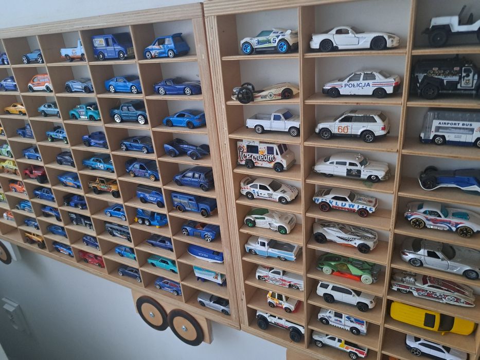 Resoraki różne modele hot wheels Majorette i inne