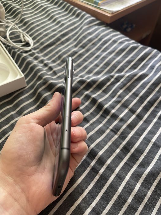 Айфон 11 на 64 гб чорний колір