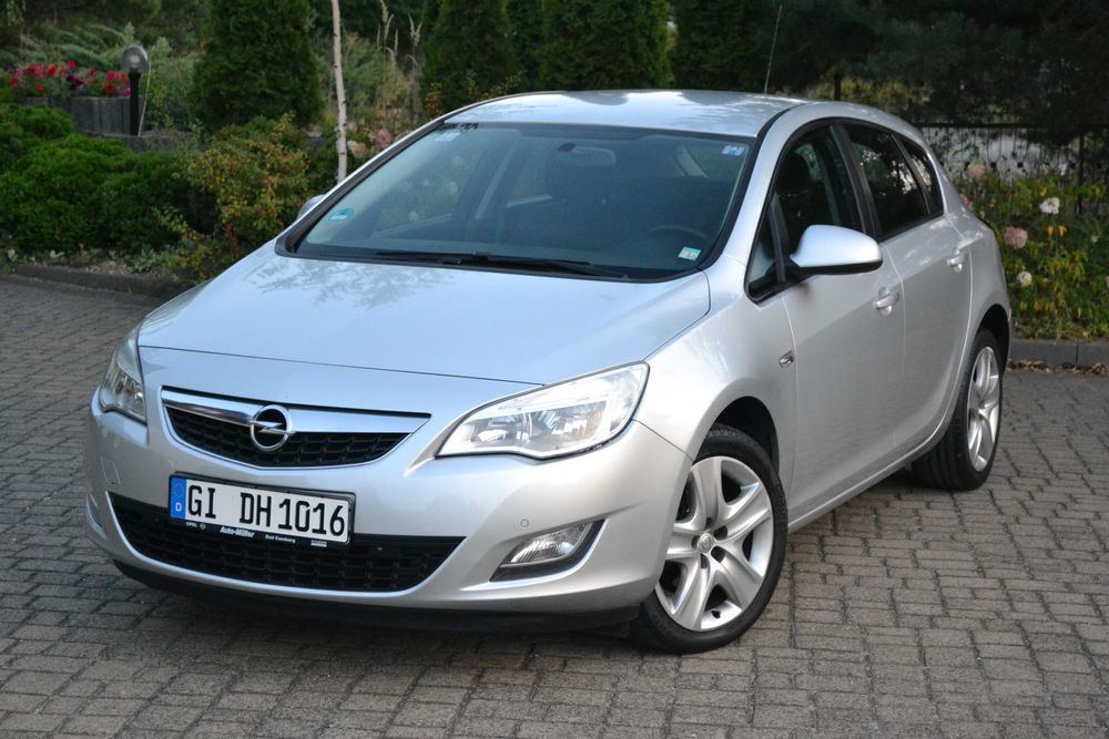 Opel Astra J   1.6B Sprowadzony Opłacony Super Stan