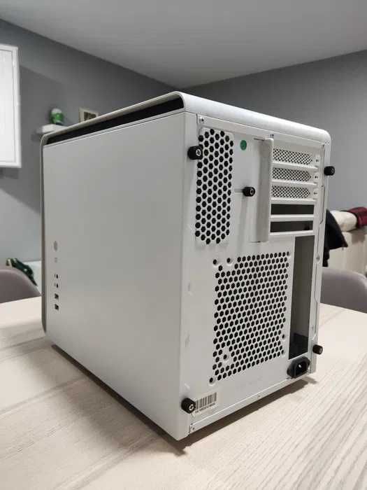 Caixa BitFenix Phenom Micro ATX