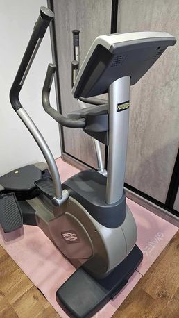 Trenażer/orbitrek TECHNOGYM New Excite 700 LED crossover