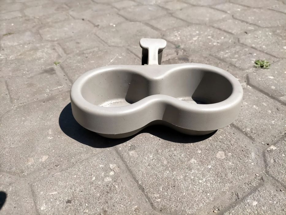 UCHWYT NA KUBEK CUPHOLDER SCENIC II R8103096