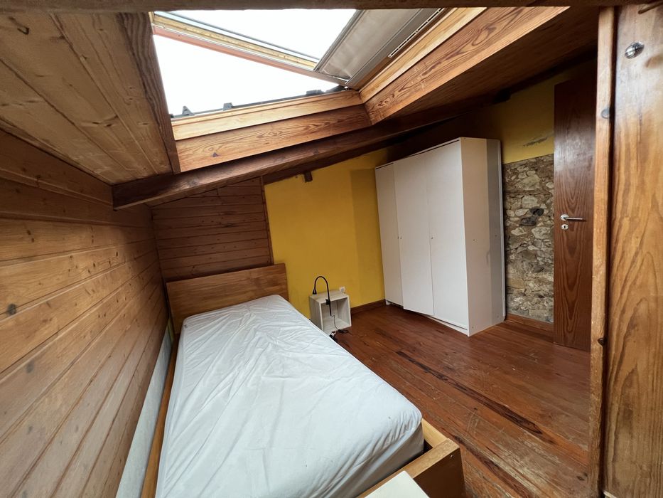 Aluga-se quarto na Ajuda