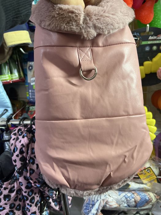 Тепла жилетка з шкірозамінником з хутром
