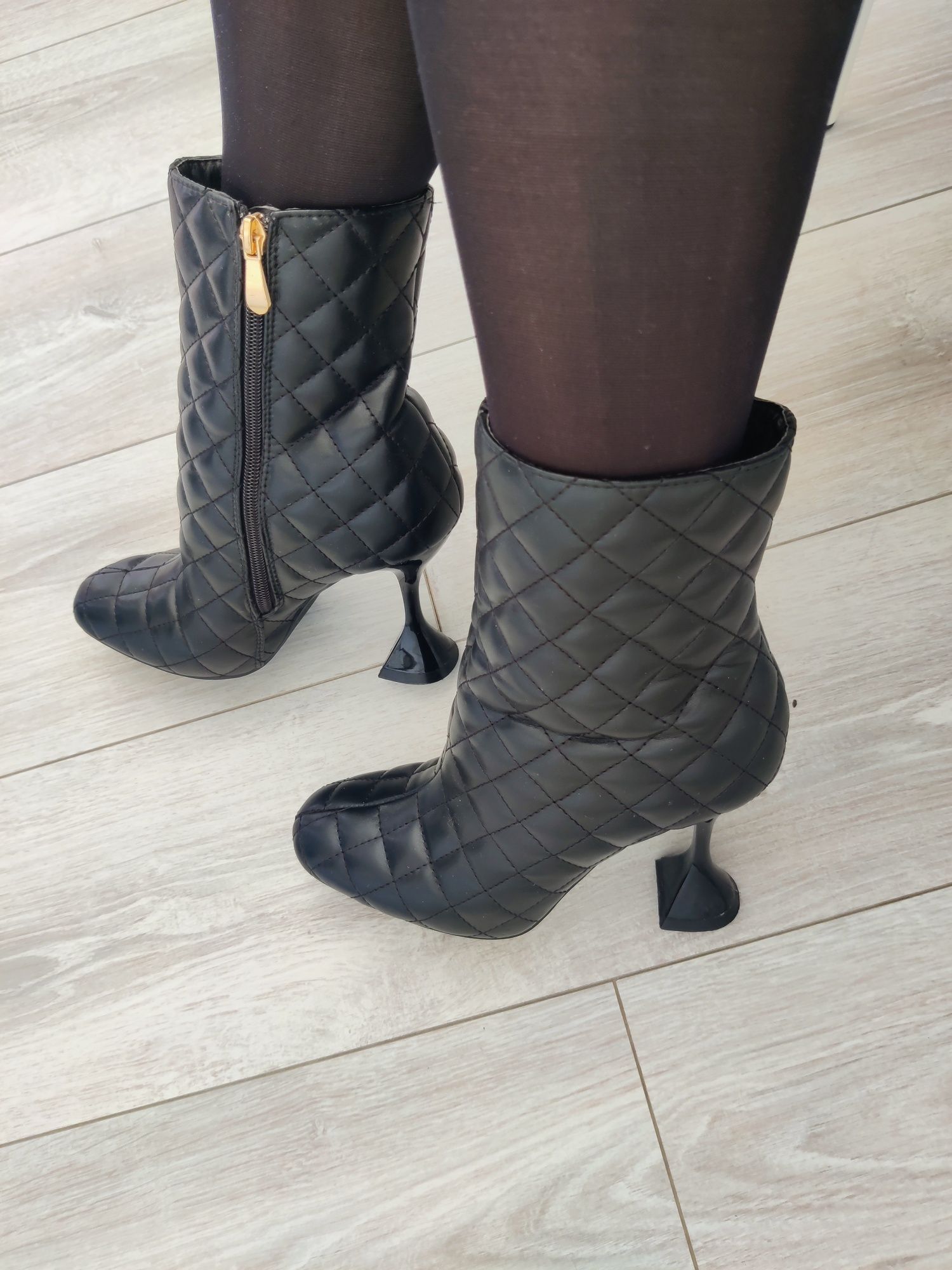 Buty za kostkę wiosenny damskie pikowane czarne słupek kaczuszka 38