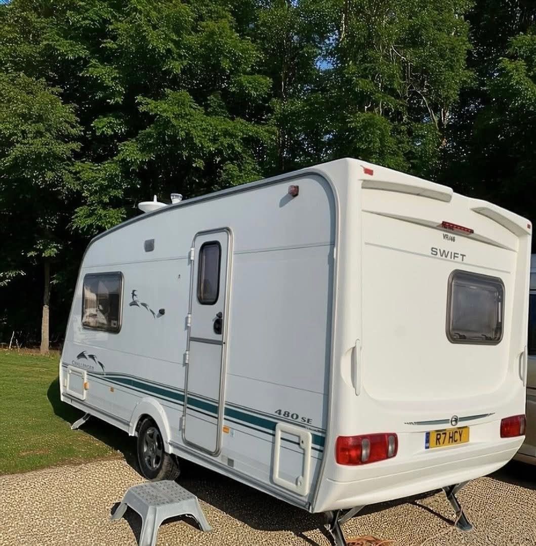 Caravana Swift Challenger 4 dormidas