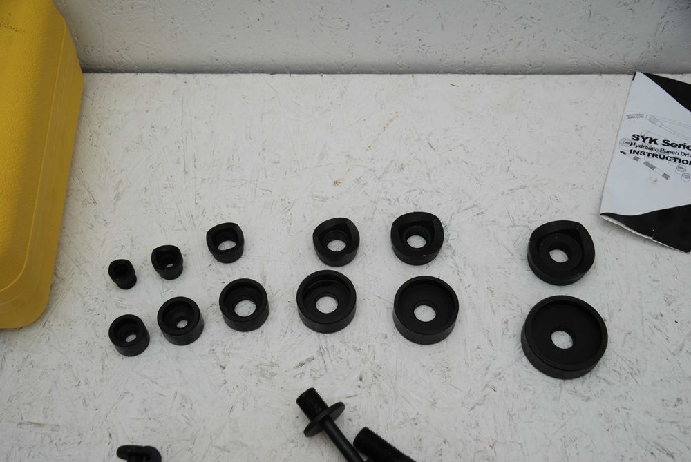 VEVOR Hydrauliczny dziurkacz do blachy 22-60mm