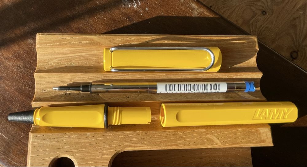 LAMY Safari, długopis. Niebieski wkład.