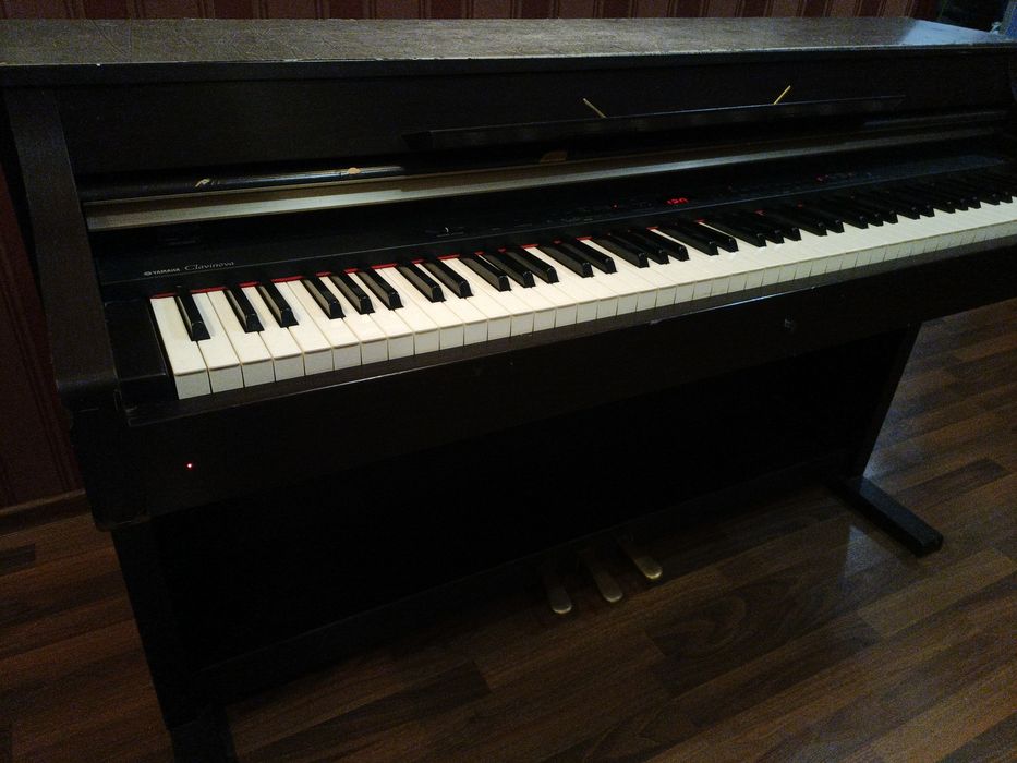Yamaha CLP-340 фортепиано