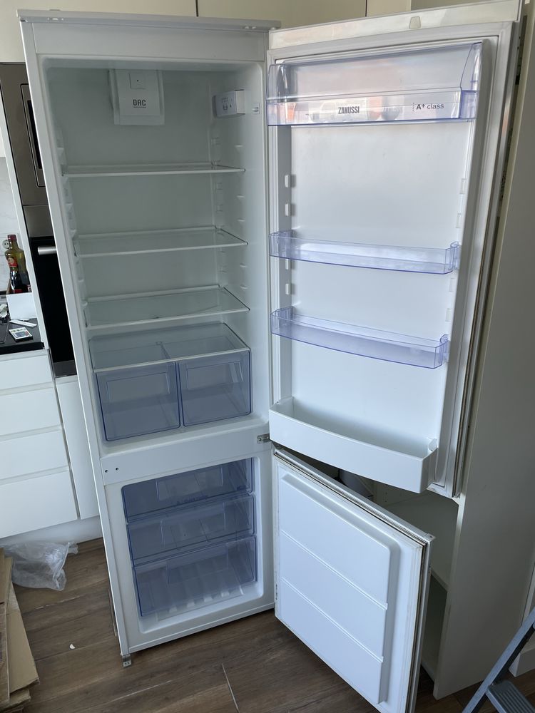 Frigorifico combinado de encastre Zanussi categoria A+