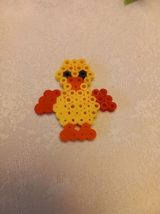 Element rękodzielniczy kurczak z prasowanych koralików hama