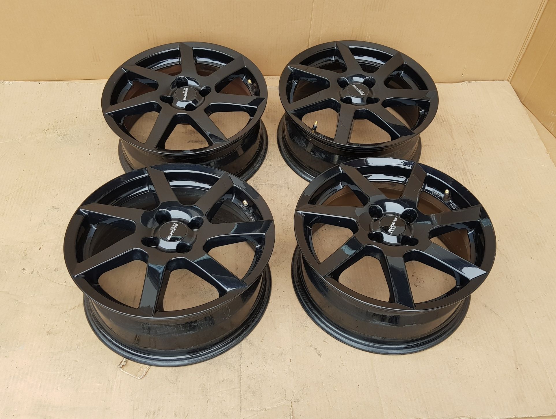 4x100 felgi aluminiowe 16 cali Smart 453 Twingo Clio Captur Sandero