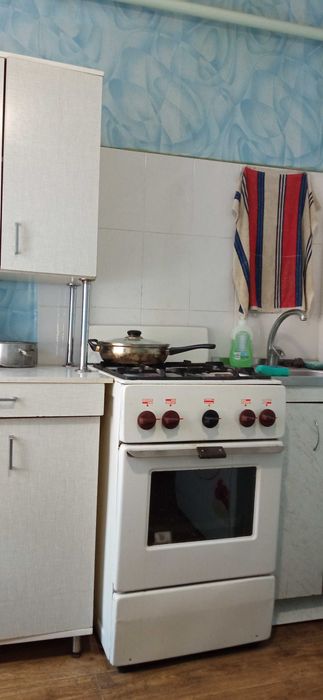 Продаю квартиру однокімнатну.
