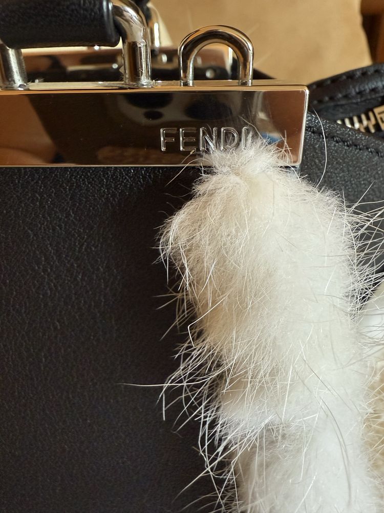 Сумка Fendi среднего размера