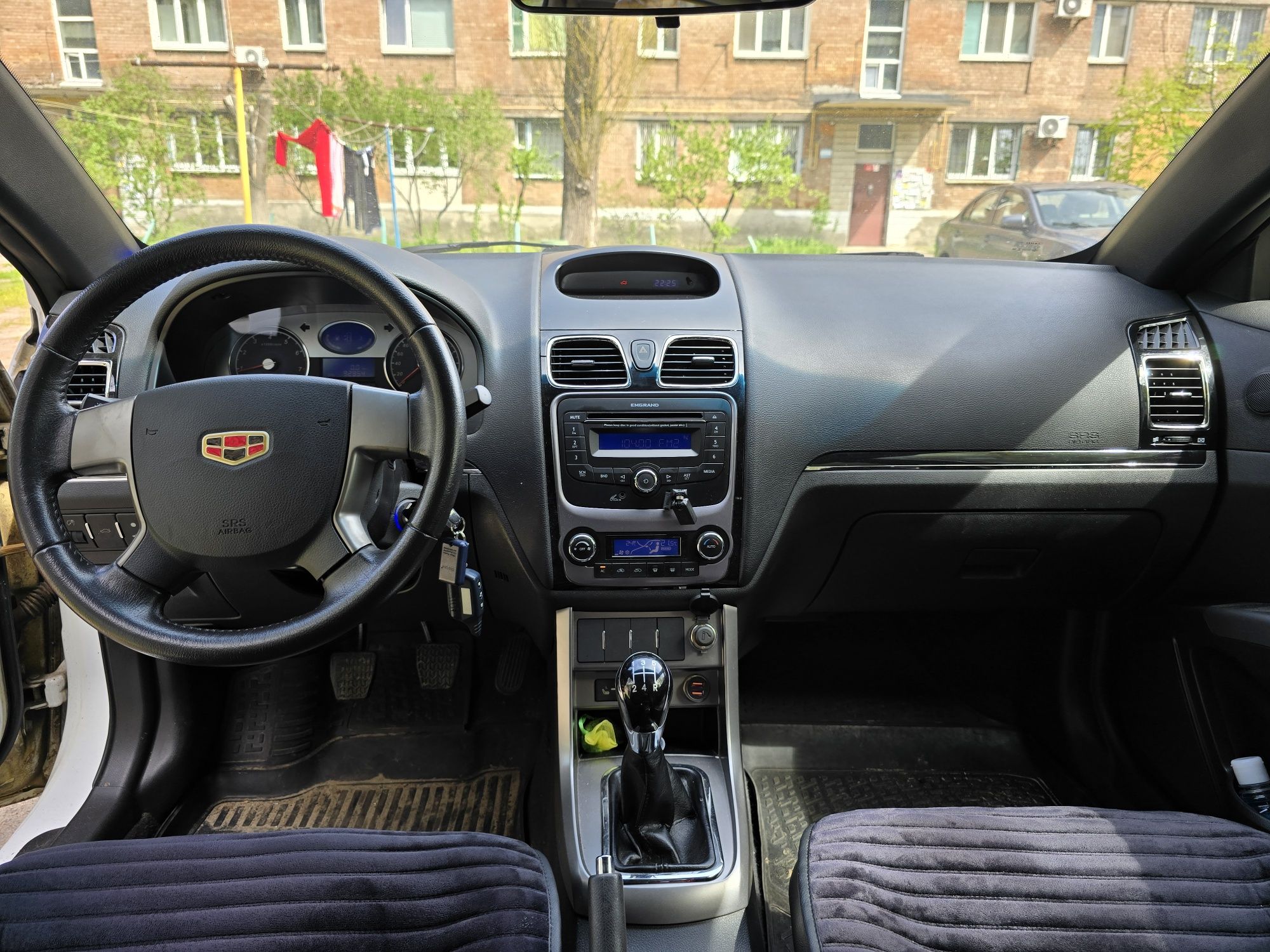 Geely Emgrand EC7 RV
