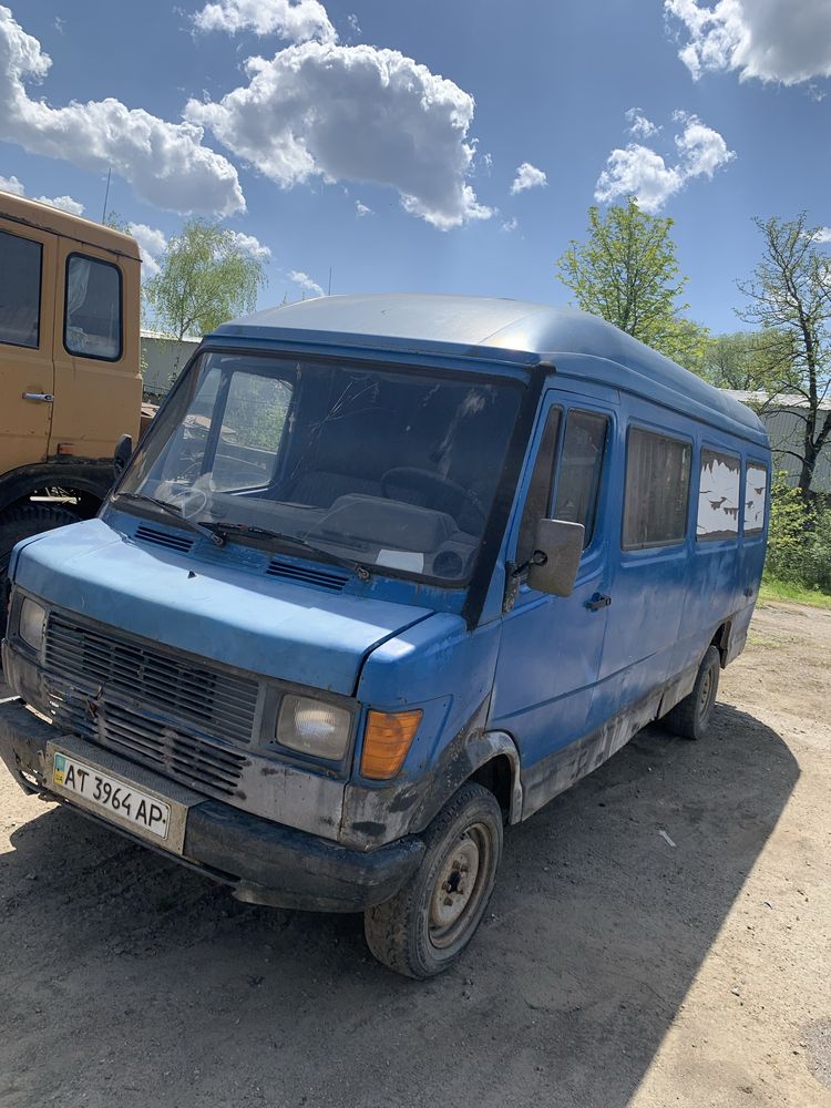 Мерседес 310 дізель 2.9 мотор