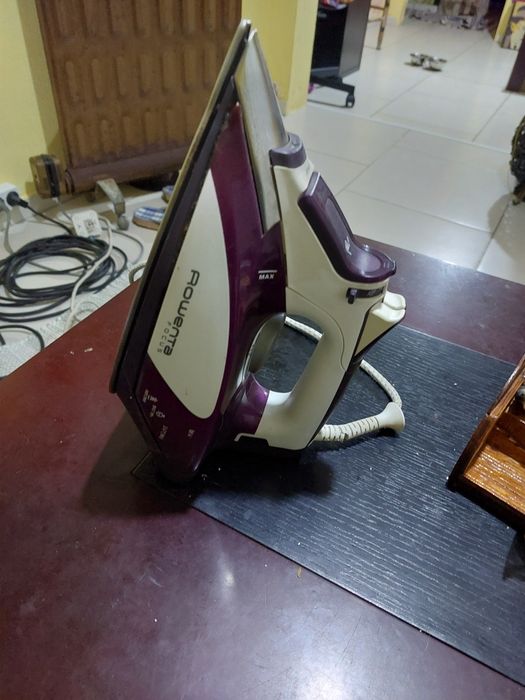 Ferro de Passar Roupa Rowenta Focus