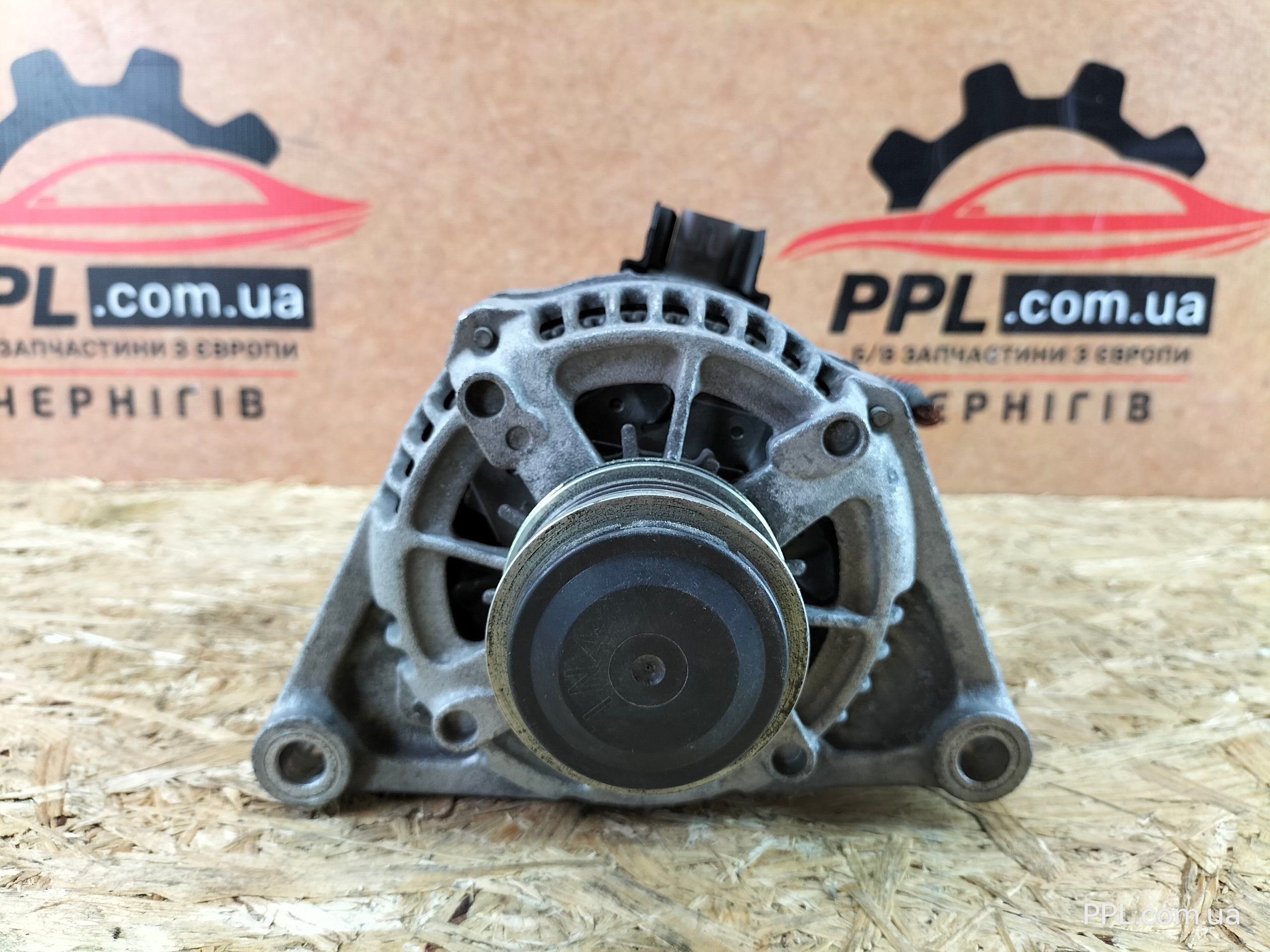 Opel Corsa E 2014-2019 Генератор 100A  13585664B
