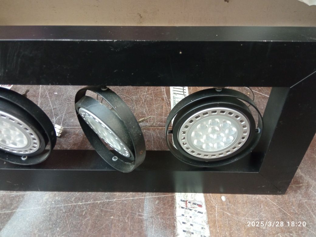 Lampa podwieszana.  Żyrandol kinkiet oświetlenie led