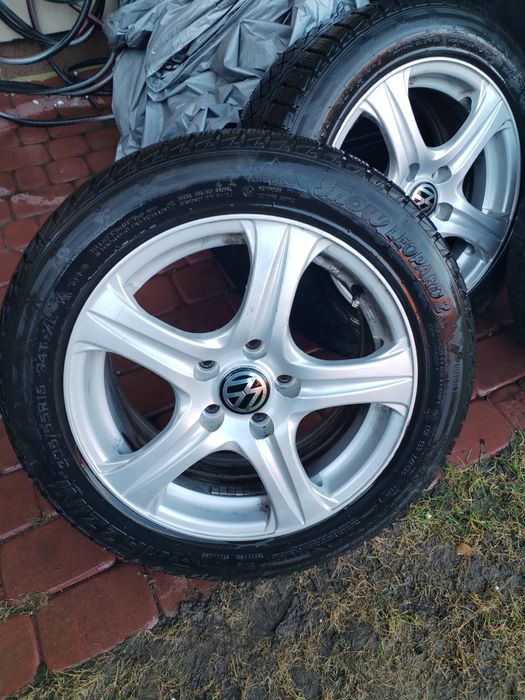 4 koła aluminiowe Passat z oponami zimowymi  205/55/16