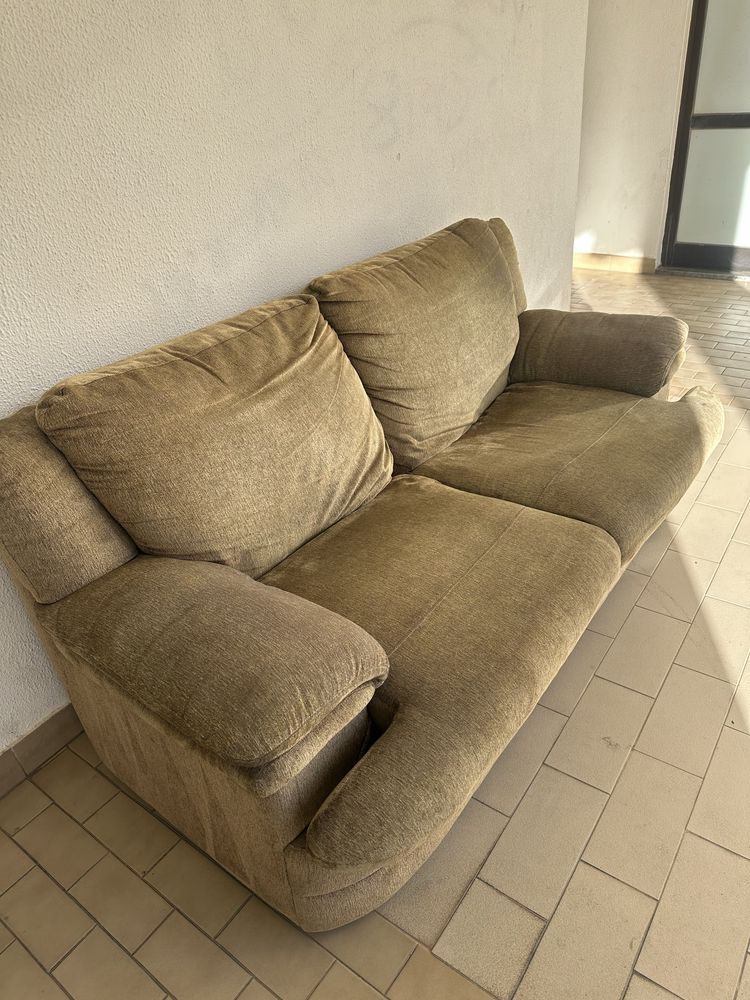 Sofá-cama e 2 Poltronas