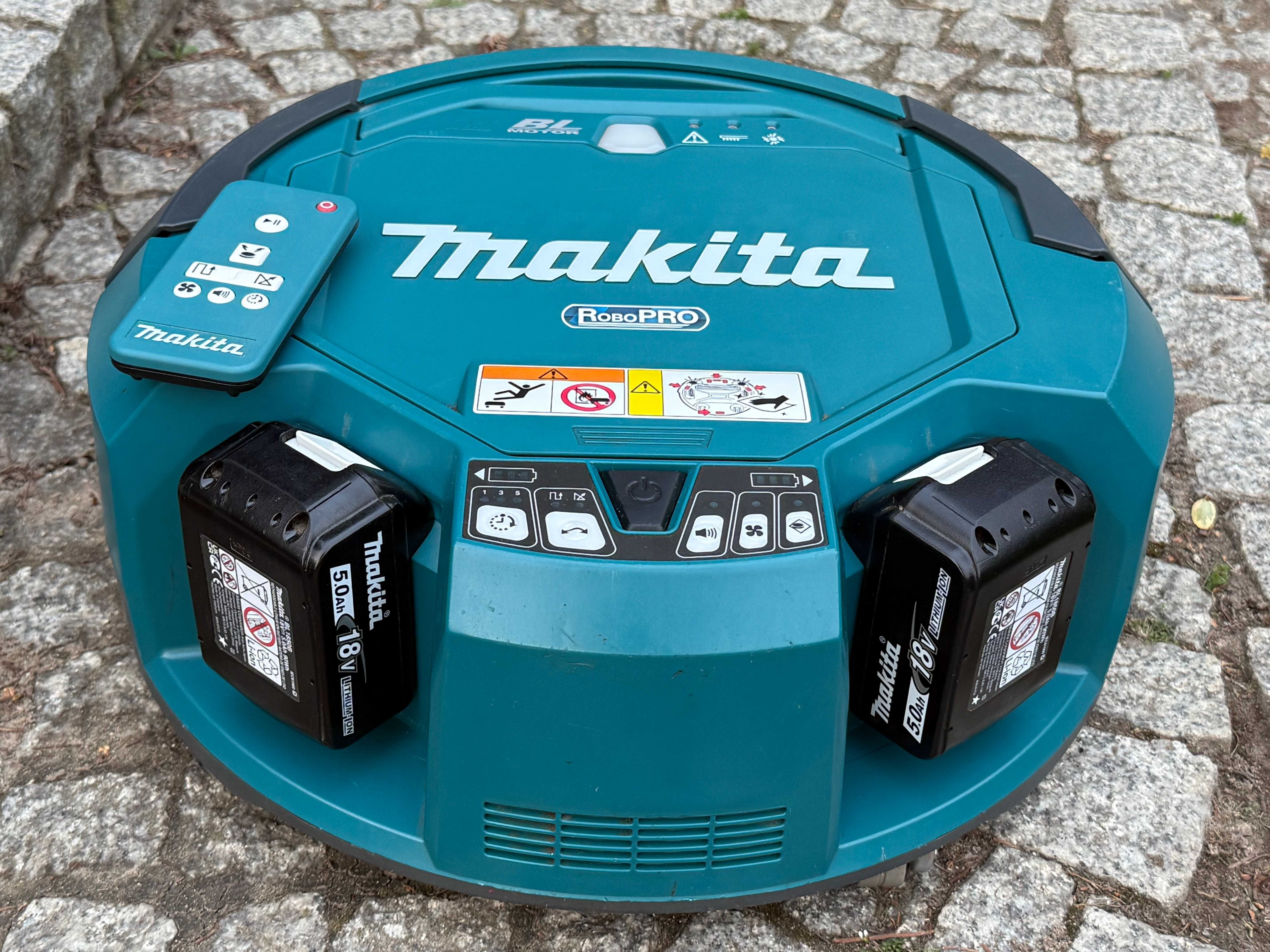 ROBO Pro Robot sprzątający DRC200 MAKITA + Ładowarka + 2 Aku ORYGINAŁ