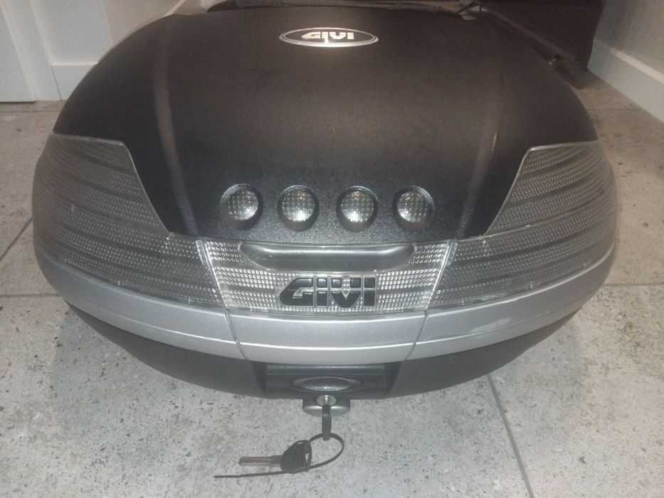 Kufer Centralny z oparciem Givi V46