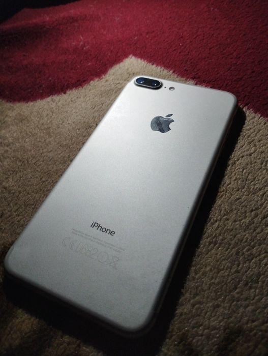 Продам iPhone 7 plus на 128 гб
