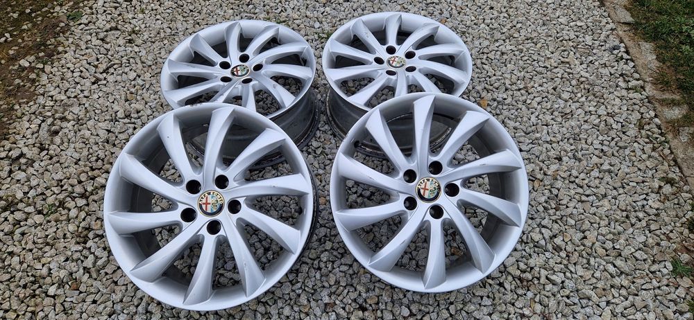 Oryginalne Felgi Alfa-Romeo 17 5x110