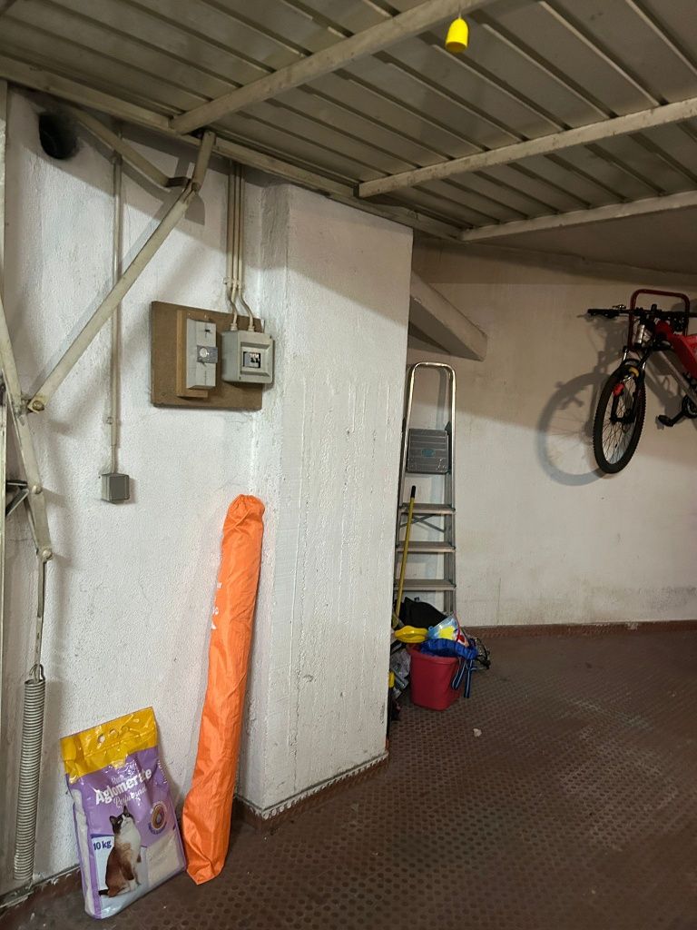 Vendo garagem na Brandoa