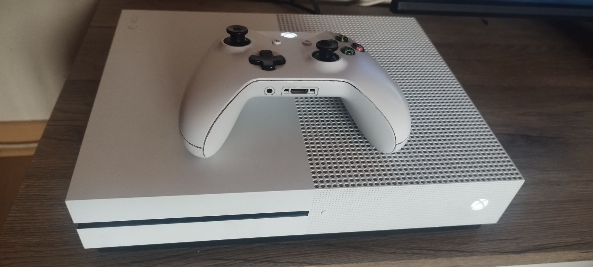 X-Box One S 1TB Pad+Gry