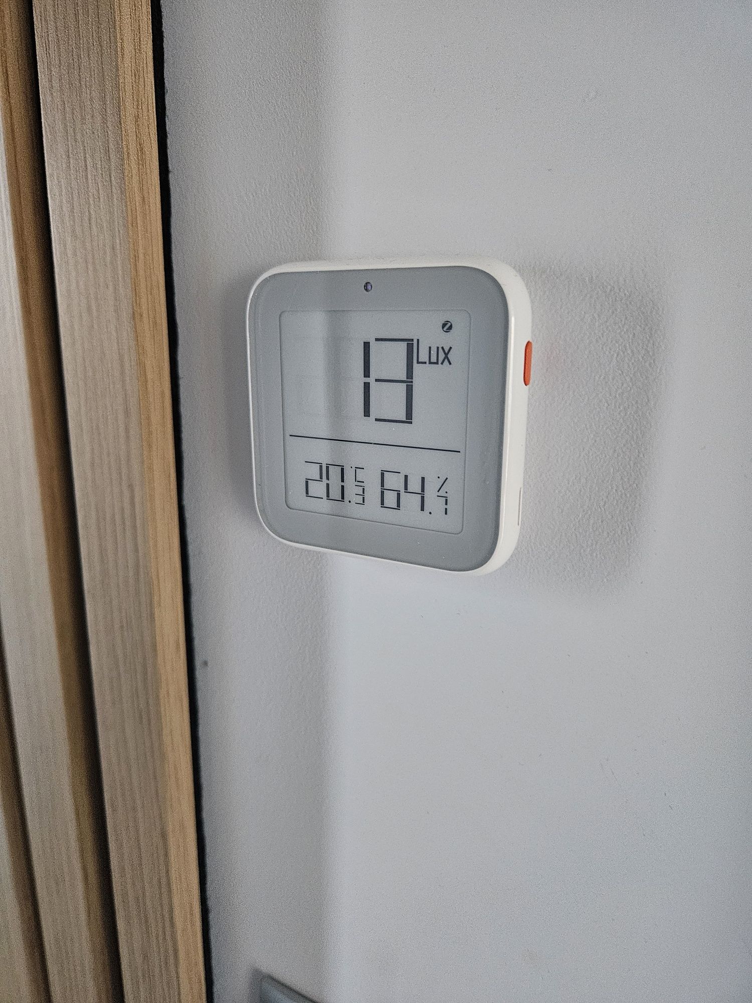 TUYA Czujnik temperatury  wilgotności  światła ZigBee