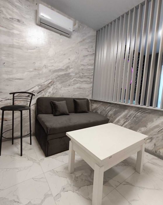 1 комн кв ЖК Золотые столбы с евроремонтом 31м2-31000у.е