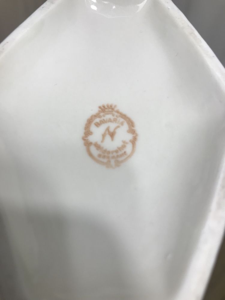 Porcelanowy świecznik dwuramienny ze złotymi zdobieniami Bavaria