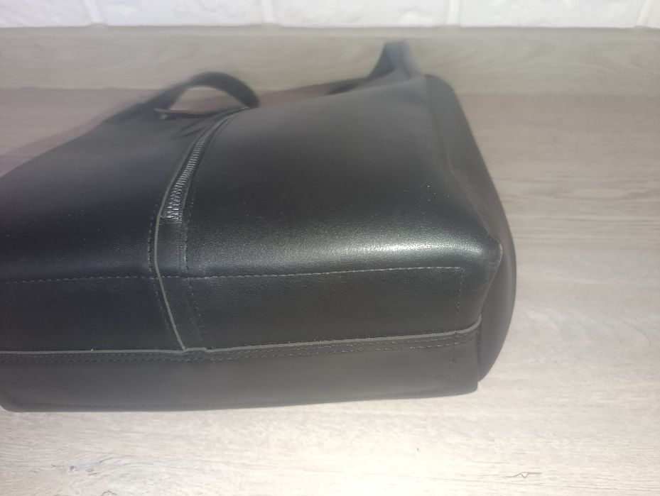 Жіноча чорна сумка