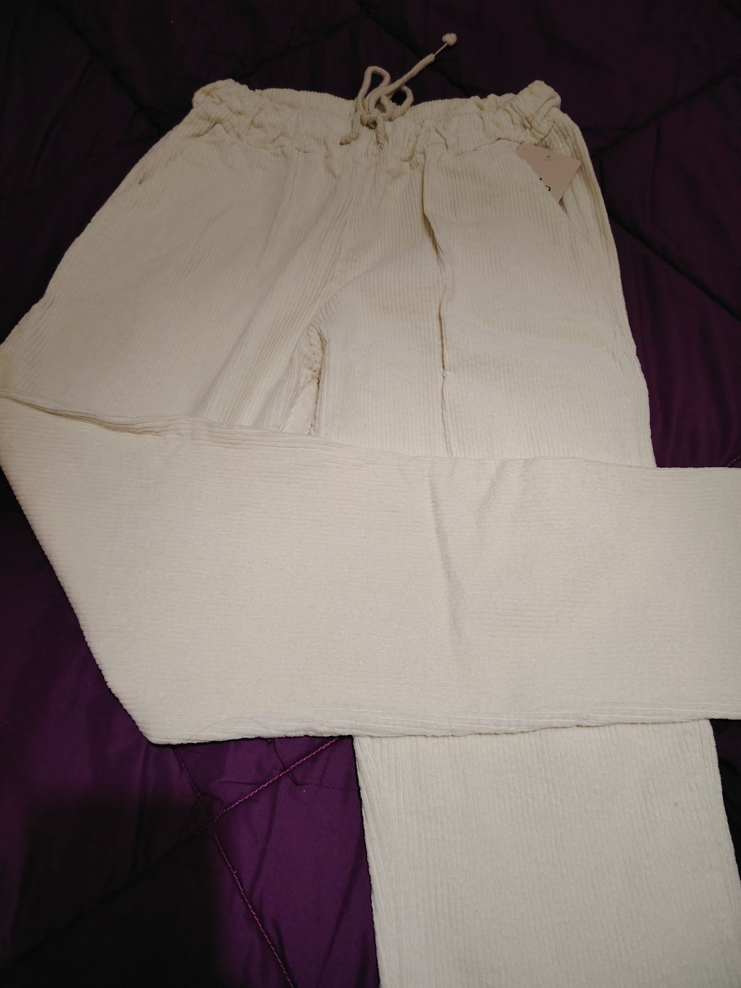 Calça bombazine nova