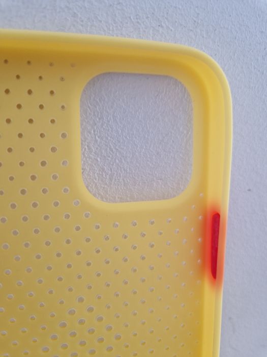 Etui Breath Case do Iphone 12 Pro Max Żółty