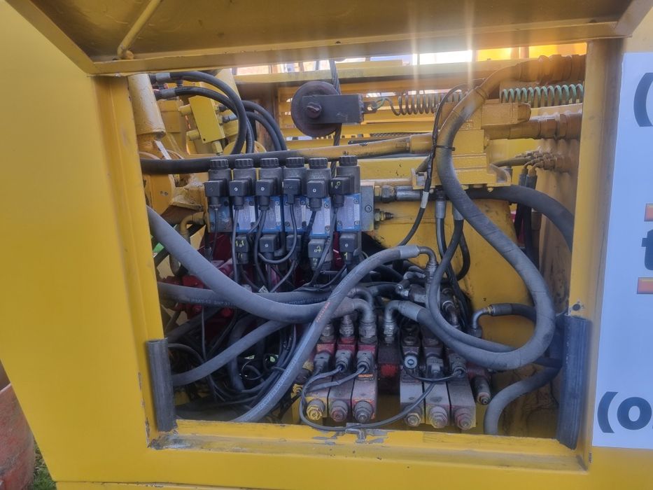 Бурова установка гусенична, trivelsonda, буріння під сваї, Маїт