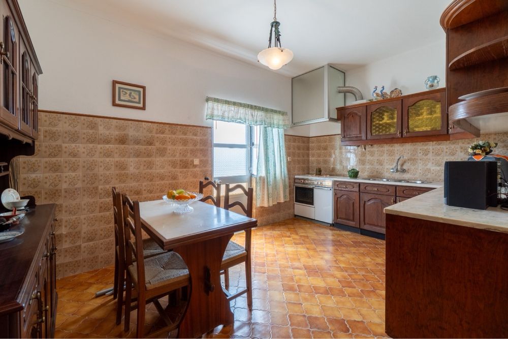 Mesa de cozinha com 6 cadeiras