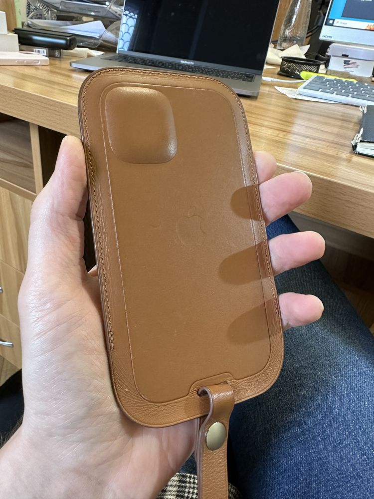 Apple Leather Sleeve (iPhone 12 mini)