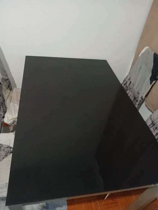 Mesa de jantar de vidro